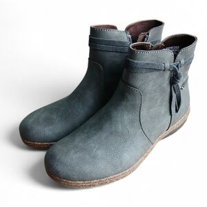 NEW! boc Women's Size 8 Inside Zipper Entry Charcoal Ankle Booties